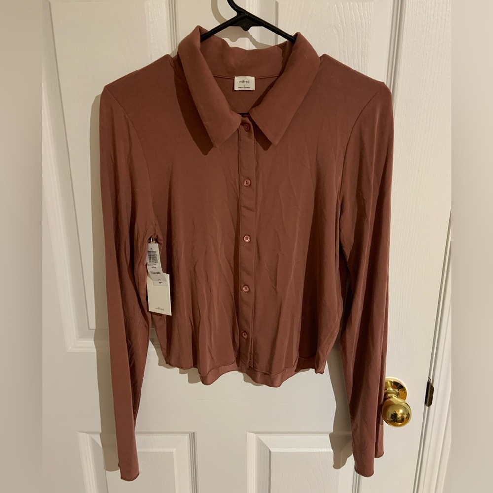 Aritzia pose waist long sleeve